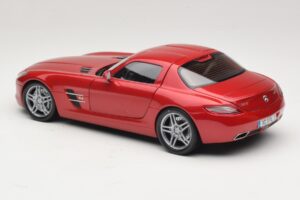 Mercedes SLS AMG C197 Rouge Métallisé Minichamps 1:18 100039020 Métal Moulé — image 7 sur 8