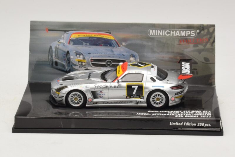 Mercedes SLS AMG GT3 #7 Black Falcon Jager / Seyffarth 24 Hours of Dubai 2011 Minichamps 1:43 Mercedes SLS AMG GT3 #7 Black Falcon Jager / Seyffarth 24 Hours of Dubai 2011 Minichamps 1:43 437110307 Métal Moulé