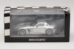 Mercedes SLS AMG GT3 Argent Minichamps 1:43 410113202 Métal Moulé — image 4 sur 4
