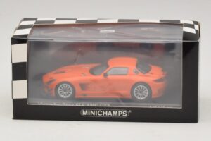 Mercedes SLS AMG GT3 Street Orange Minichamps 1:43 410113204 Métal Moulé — image 4 sur 4