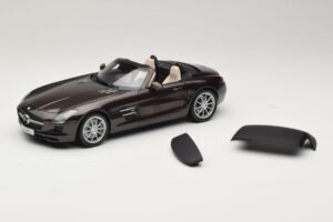 Mercedes SLS AMG Sepang Brown Minichamps 1:18 B66960080 Métal Moulé — image 3 sur 9