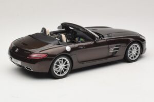 Mercedes SLS AMG Sepang Brown Minichamps 1:18 B66960080 Métal Moulé — image 4 sur 9
