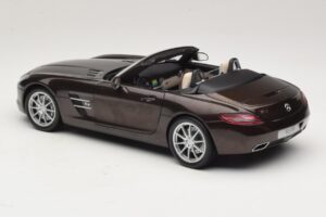 Mercedes SLS AMG Sepang Brown Minichamps 1:18 B66960080 Métal Moulé — image 8 sur 9