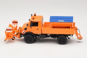 Mercedes Unimog 1300 L Chasse-Neige Orange Minichamps 1:43 439033060 Métal Moulé — image 3 sur 6