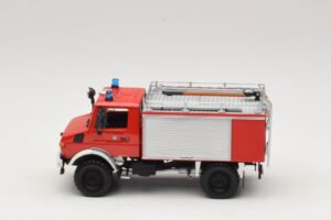 Mercedes Unimog 1300 L TLF 8/18 FF Oberammergau Minichamps 1:43 439033071 Métal Moulé — image 3 sur 6