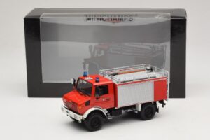 Mercedes Unimog 1300 L TLF 8/18 FF Oberammergau Minichamps 1:43 439033071 Métal Moulé — image 6 sur 6