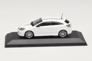 Opel Astra H OPC Nurburgring Edition Blanc Minichamps 1:43 ASTRA005 Métal Moulé