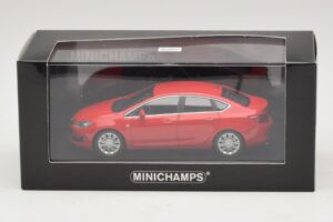 Opel Astra J Rouge Minichamps 1:43 410042001 Métal Moulé — image 4 sur 4