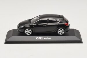 Opel Astra J Noir Minichamps 1:43 ASTRA006 Métal Moulé