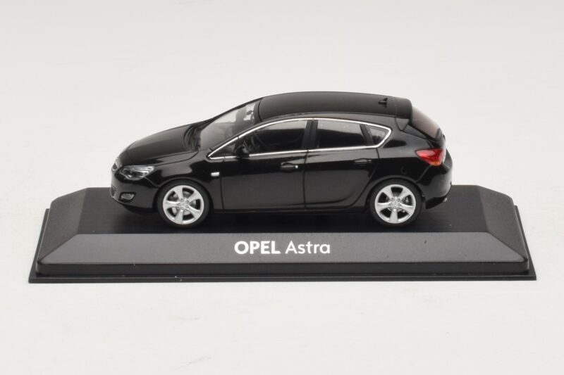 Opel Astra J Noir Minichamps 1:43 ASTRA006 Métal Moulé