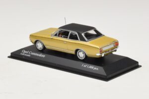 Opel Commodore A Or Métallisé Minichamps 1:43 430046165 Métal Moulé — image 3 sur 4