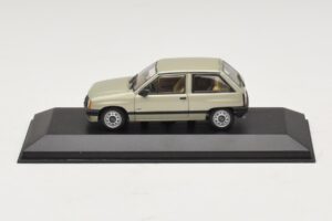 Opel Corsa A Vert Clair Métallisé Minichamps 1:43 CORSA001 Métal Moulé