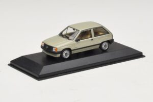 Opel Corsa A Vert Clair Métallisé Minichamps 1:43 CORSA001 Métal Moulé — image 2 sur 4