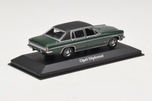 Opel Diplomat B Vert Foncé Maxichamps 1:43 940046070 Métal Moulé — image 2 sur 4