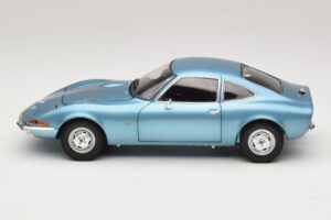 Opel GT Blue Metallic Minichamps 1:18 180049030 Métal Moulé — image 4 sur 8