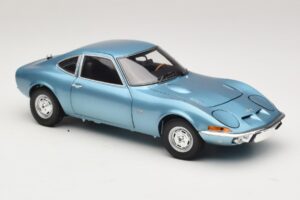 Opel GT Blue Metallic Minichamps 1:18 180049030 Métal Moulé — image 6 sur 8