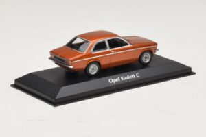 Opel Kadett C Bronze Métallisé Maxichamps 1:43 940045600 Métal Moulé — image 2 sur 4