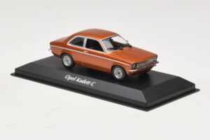 Opel Kadett C Bronze Métallisé Maxichamps 1:43 940045600 Métal Moulé — image 3 sur 4