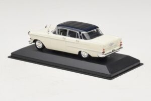 Opel Kapitan A Blanc Minichamps 1:43 400048000 Métal Moulé — image 3 sur 4