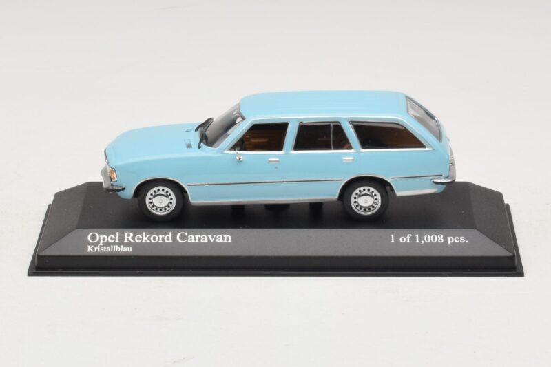 Opel Rekord D Caravan Bleu Clair Minichamps 1:43 Opel Rekord D Caravan Bleu Clair Minichamps 1:43 400044014 Métal Moulé