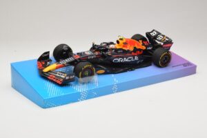 Oracle Red Bull Racing RB18 #11 S. Perez Miami GP 2022 Minichamps 1:18 113220511 Métal Moulé — image 2 sur 7