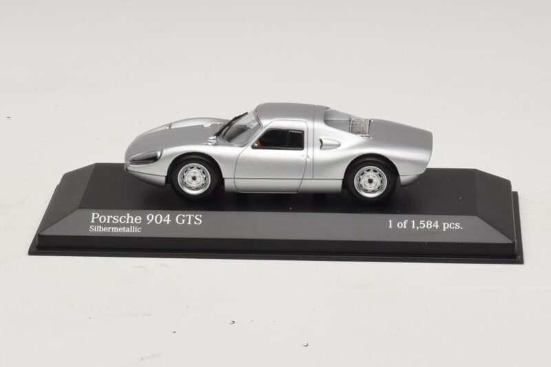 Porsche 904 GTS Argent Minichamps 1:43 Porsche 904 GTS Argent Minichamps 1:43 400065721 Métal Moulé