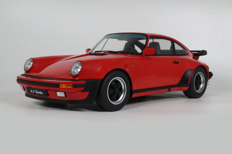 Porsche 911 930 Turbo 3.3 India Red GT Spirit 1:8 Porsche 911 930 Turbo 3.3 India Red GT Spirit 1:8 GTS802301 Résine