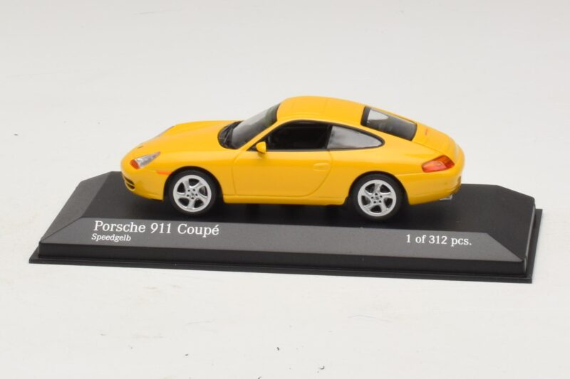 Porsche 911 991 Carrera Jaune Minichamps 1:43 Porsche 911 991 Carrera Jaune Minichamps 1:43 410060221 Métal Moulé