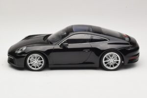 Porsche 911 992 Carrera 4S Noir Minichamps 1:18 WAP0211120R992 Métal Moulé — image 3 sur 6