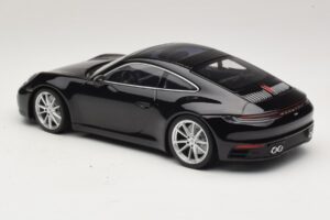 Porsche 911 992 Carrera 4S Noir Minichamps 1:18 WAP0211120R992 Métal Moulé — image 5 sur 6