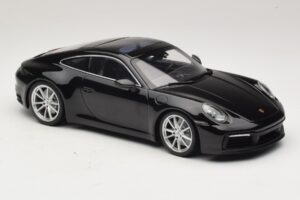 Porsche 911 992 Carrera 4S Noir Minichamps 1:18 WAP0211120R992 Métal Moulé — image 4 sur 6
