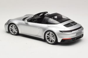 Porsche 911 992 Targa 4 GTS Argent Minichamps 1:18 WAP0211460RTRG Métal Moulé — image 5 sur 6