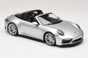 Porsche 911 992 Targa 4 GTS Argent Minichamps 1:18 WAP0211460RTRG Métal Moulé — image 4 sur 6