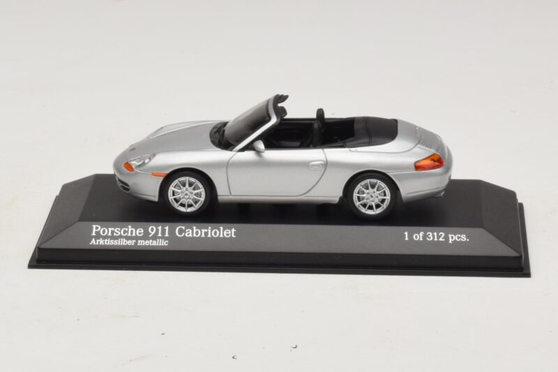Porsche 911 996 Cabriolet Argent Métallisé Minichamps 1:43 Porsche 911 996 Cabriolet Argent Métallisé Minichamps 1:43 400061091 Métal Moulé