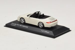 Porsche 911 997 Carrera 4S Cabriolet Blanc Minichamps 1:43 400066431 Métal Moulé — image 3 sur 4