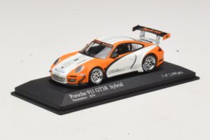 Porsche 911 997 GT3 R Hybrid Presentation 2010 Minichamps 1:43 410108900 Métal Moulé — image 2 sur 4