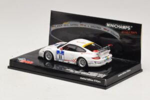 Porsche 911 997 GT3 RS #11 24 Hours Nurburgring 2010 Minichamps 1:43 437106711 Métal Moulé — image 3 sur 5