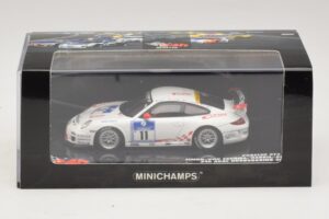 Porsche 911 997 GT3 RS #11 24 Hours Nurburgring 2010 Minichamps 1:43 437106711 Métal Moulé — image 4 sur 5