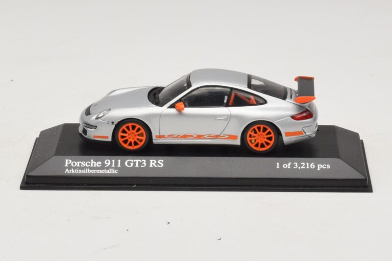 Porsche 911 997 GT3 RS Argent Minichamps 1:43 Porsche 911 997 GT3 RS Argent Minichamps 1:43 400066000 Métal Moulé