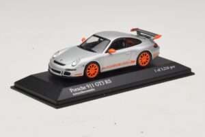 Porsche 911 997 GT3 RS Argent Minichamps 1:43 400066000 Métal Moulé — image 2 sur 4