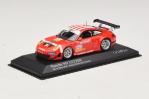 Porsche 911 997 GT3 RSR GT2 #97 M. Holzer / R. Westbrook 24 Hours of Le Mans 2010 Minichamps 1:43 410106997 Métal Moulé — image 2 sur 4