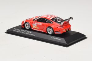 Porsche 911 997 GT3 RSR GT2 #97 M. Holzer / R. Westbrook 24 Hours of Le Mans 2010 Minichamps 1:43 410106997 Métal Moulé — image 3 sur 4