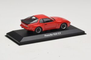 Porsche 924 GT Rouge Maxichamps 1:43 940066120 Métal Moulé — image 2 sur 4