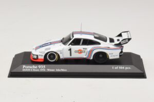 Porsche 935 Martini Racing #1 R. Stommelen / M. Schurti Winner Dijon 6 Hours 1976 Minichamps 1:43 400766311 Métal Moulé