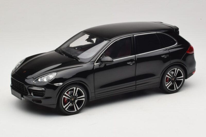 Porsche Cayenne Turbo S 92A Noir Métallisé Minichamps 1:18 110062100 Métal Moulé