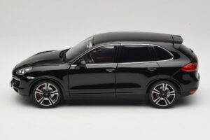 Porsche Cayenne Turbo S 92A Noir Métallisé Minichamps 1:18 110062100 Métal Moulé — image 4 sur 8