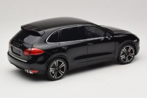 Porsche Cayenne Turbo S 92A Noir Métallisé Minichamps 1:18 110062100 Métal Moulé — image 3 sur 8