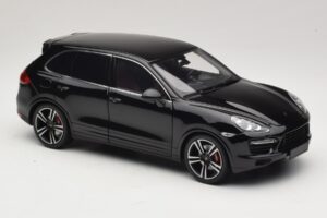 Porsche Cayenne Turbo S 92A Noir Métallisé Minichamps 1:18 110062100 Métal Moulé — image 6 sur 8
