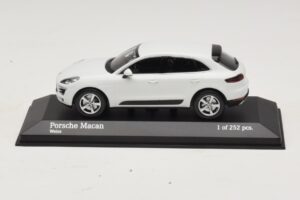 Porsche Macan 95B Blanc Minichamps 1:43 410062601 Métal Moulé