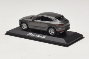 Porsche Macan S Diesel 95B Bronze Métallisé Minichamps 1:43 WAP0201510E Métal Moulé — image 3 sur 4